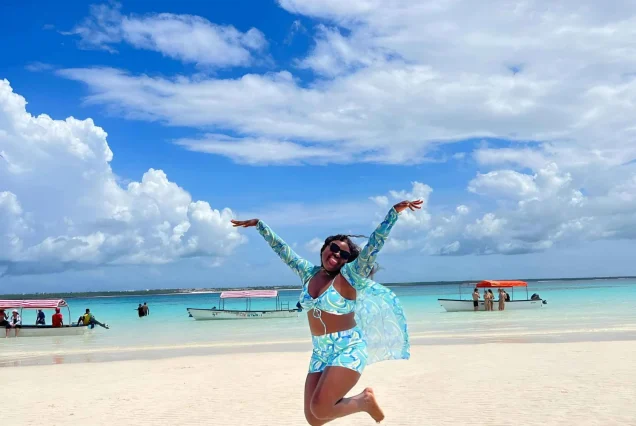 Mnemba Island Dolphin Tour, Snorkeling & Sandbank